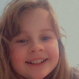 Meet your Posher, Stella